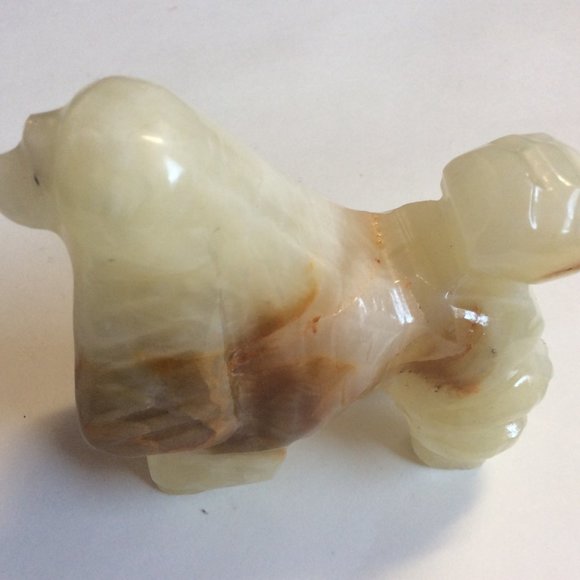 Carved natural Stone dog figurine white with brown spot - Picture 2 of 3